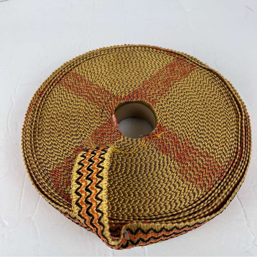 Huge role of vintage 60/70s zigzag sewing/crafting trim or edging